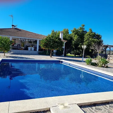 Vista El Montanes Villa *