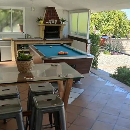 Vista El Montanes Villa *